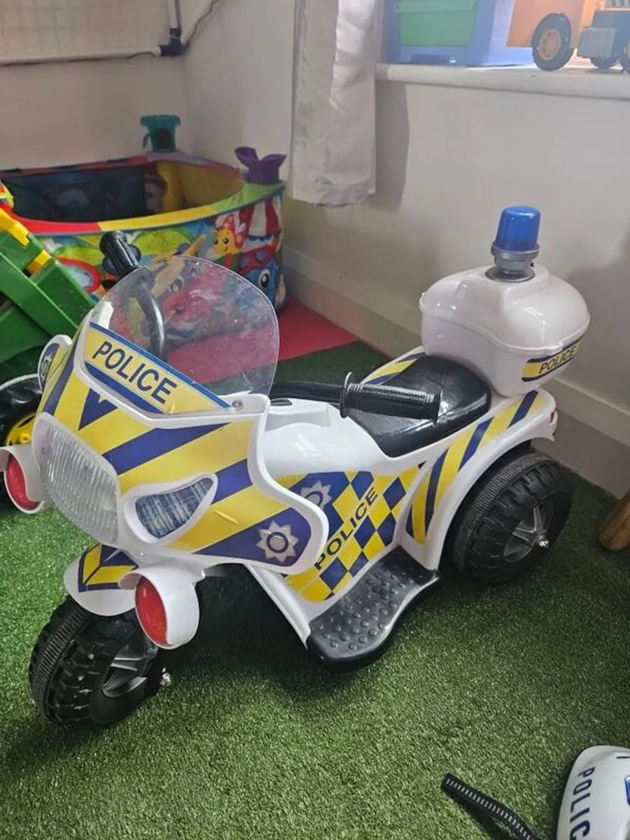police bike - Image 1