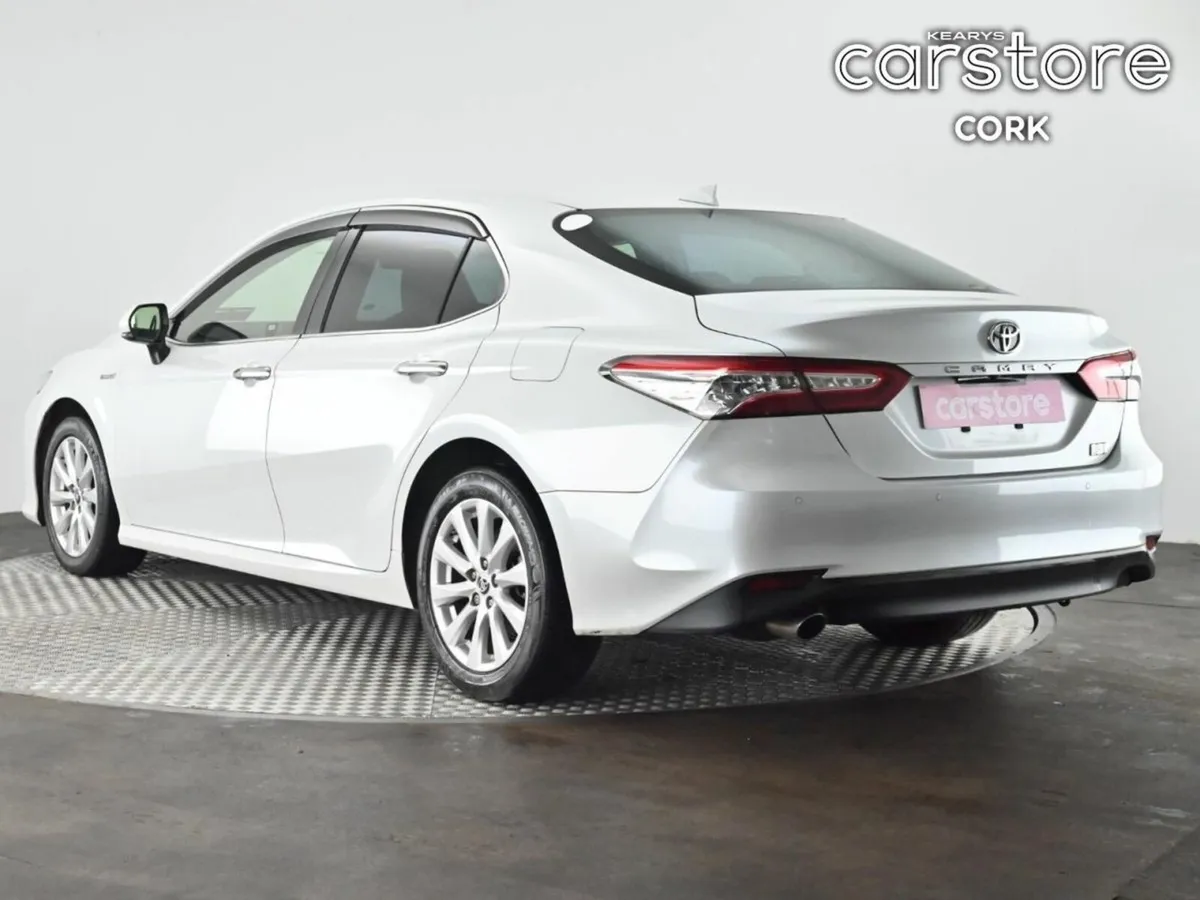 Toyota Camry 2.5 Hybrid Auto - Image 3