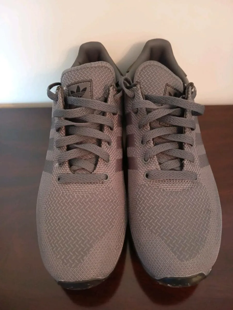 Mens Adidas trainers - Image 3