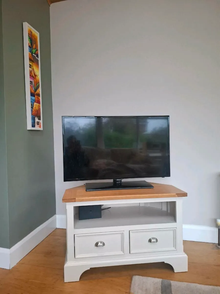 TV Stand / Console Table - Image 2