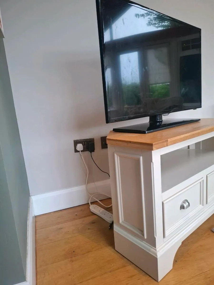 TV Stand / Console Table - Image 3