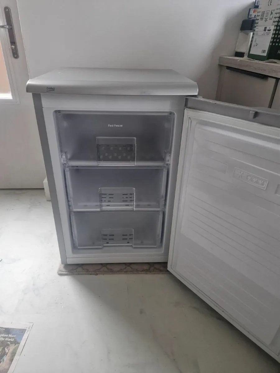 Freezer unit,  Beko 3 shelf under counter - Image 2