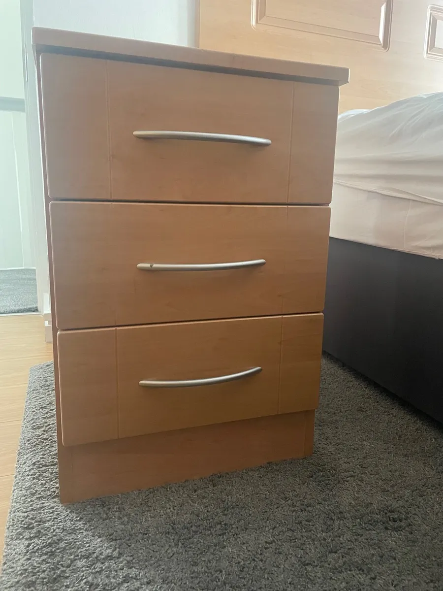 Headboard Double & 2 bedside lockers - Image 4