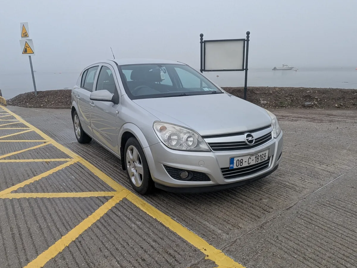 Opel Astra 1.4 Petrol 2008 - Image 1
