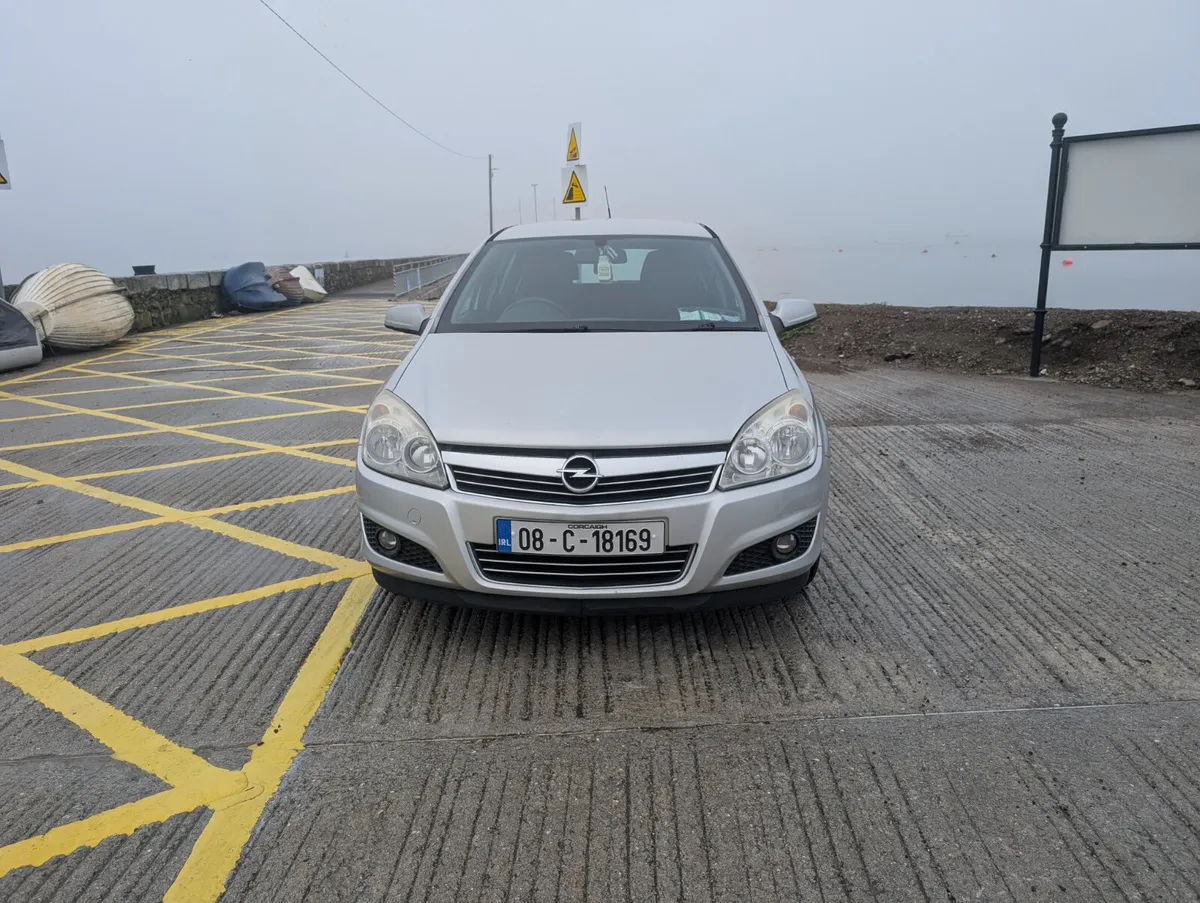 Opel Astra 1.4 Petrol 2008 - Image 2