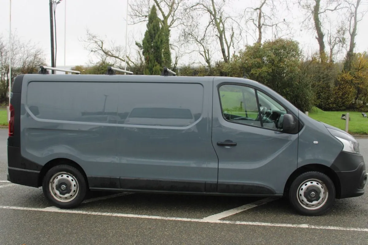 Nissan NV300 LWB 120XE My20 4DR - Image 4