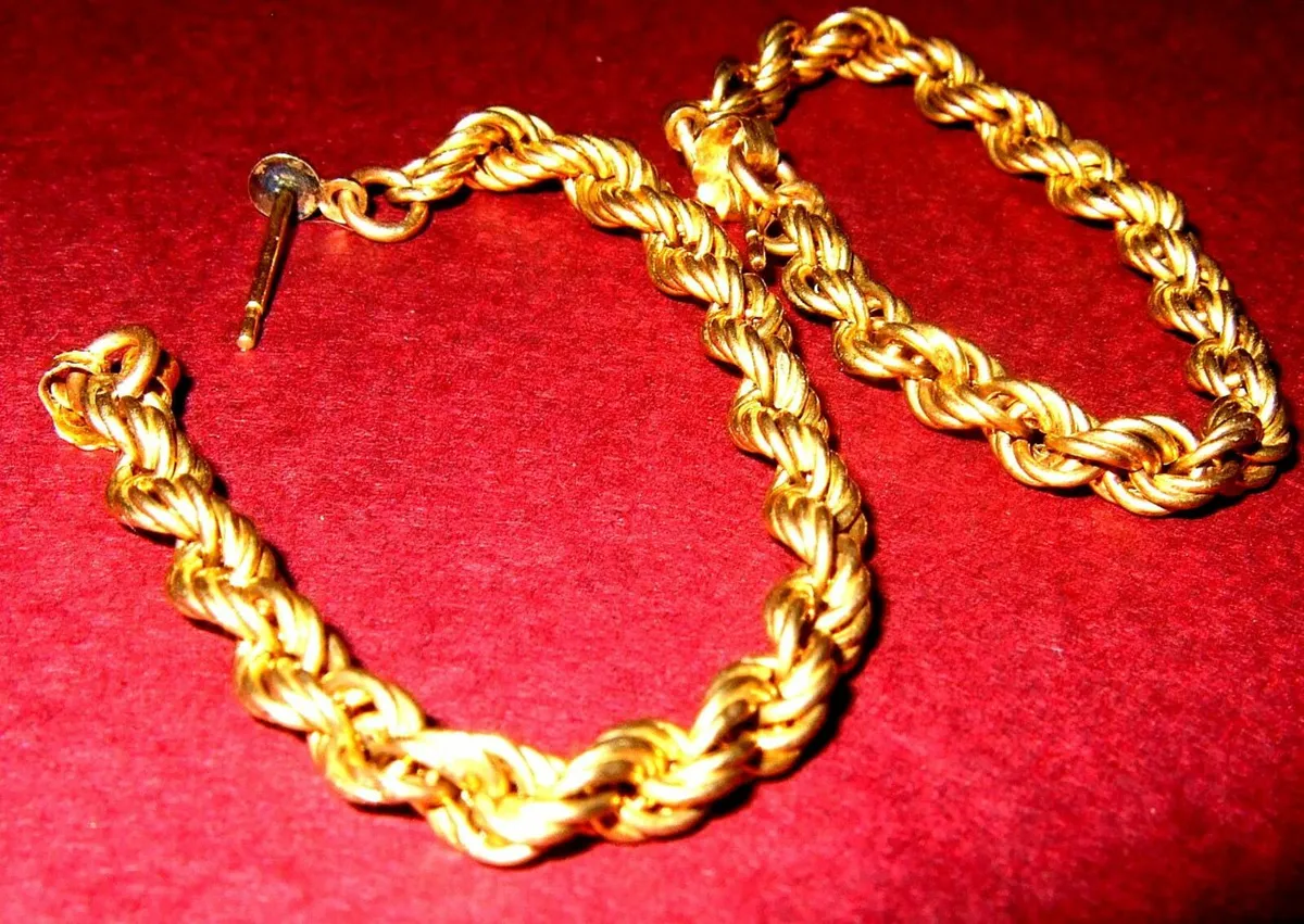 Vintage 9ct Gold Twisted Rope Earrings - Image 4