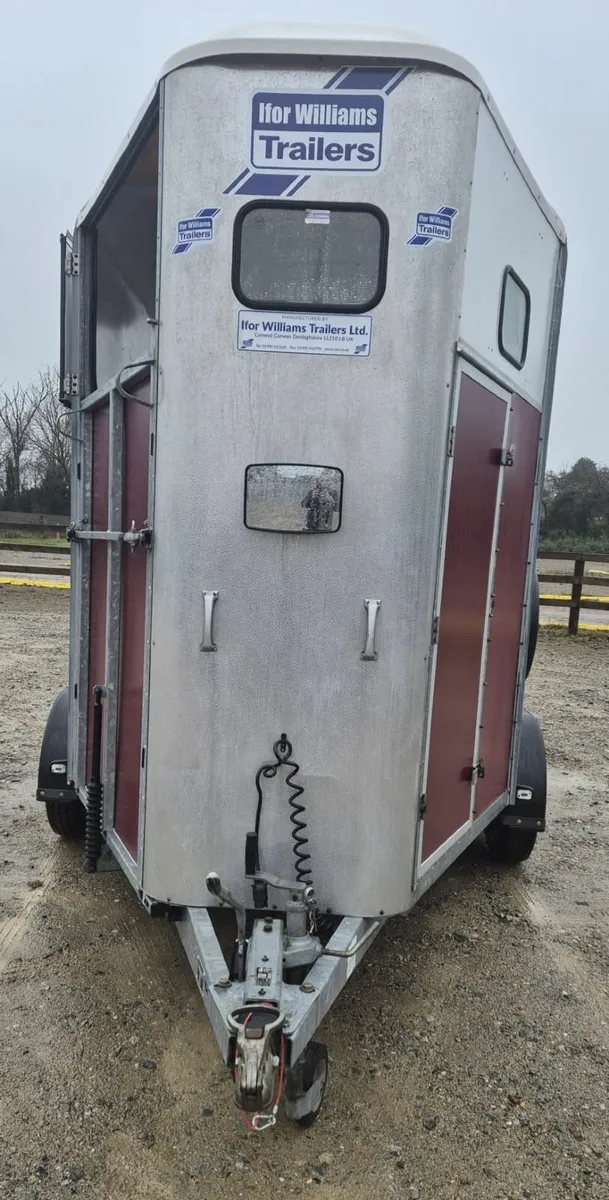 Ifor Williams 510 DELUX HB AS NEW - Image 2