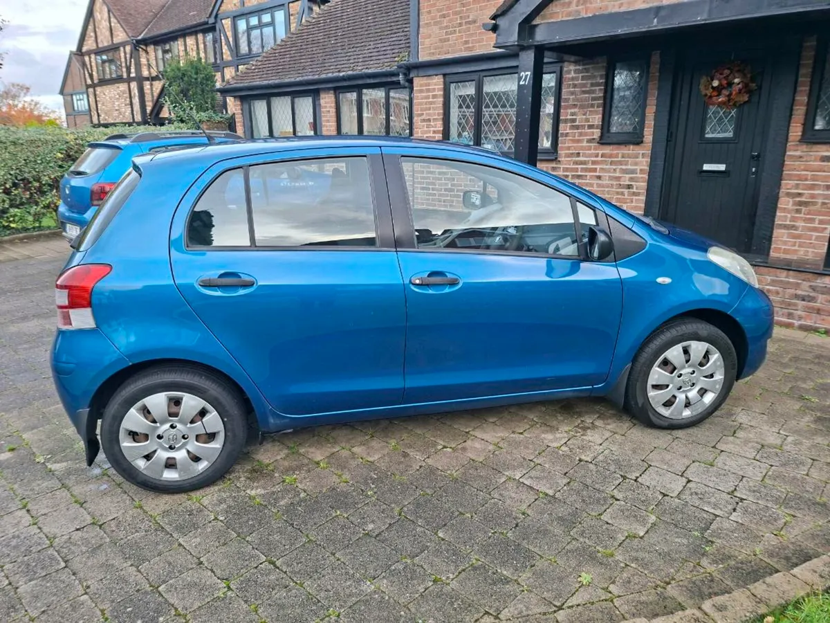 TOYOTA YARIS 1.0 LITRE 2010 VERY CLEAN CAR - Image 2