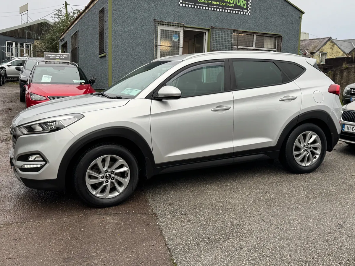 Hyundai Tucson Executive low mileage - Image 1