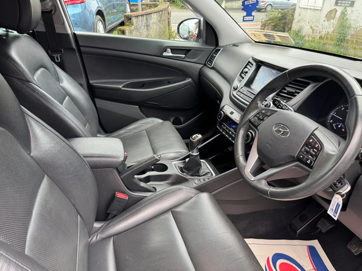 Hyundai Tucson Executive low mileage - Image 3