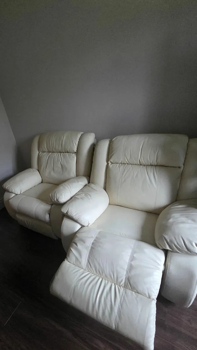 Recliner chairs