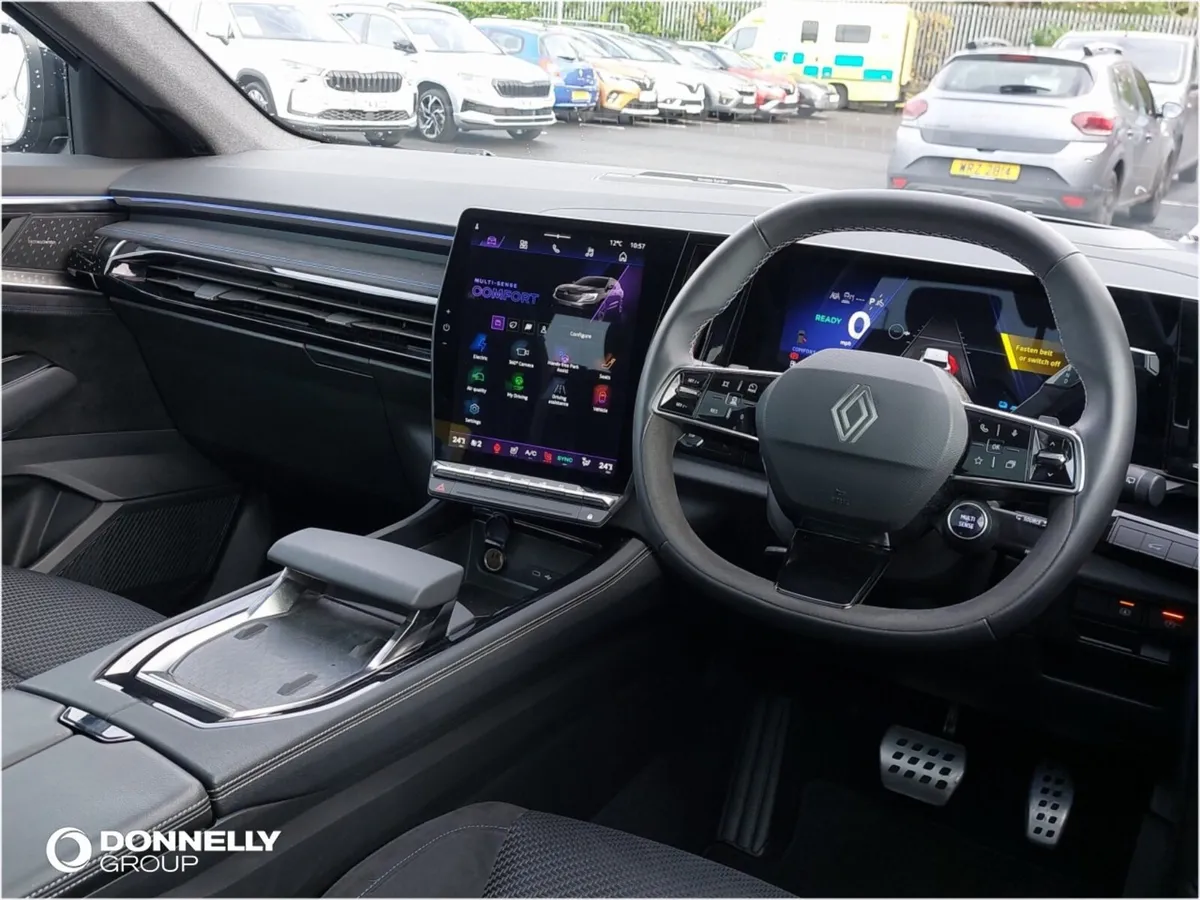 Renault Austral Estate Iconic Esprit Alpine - Image 4