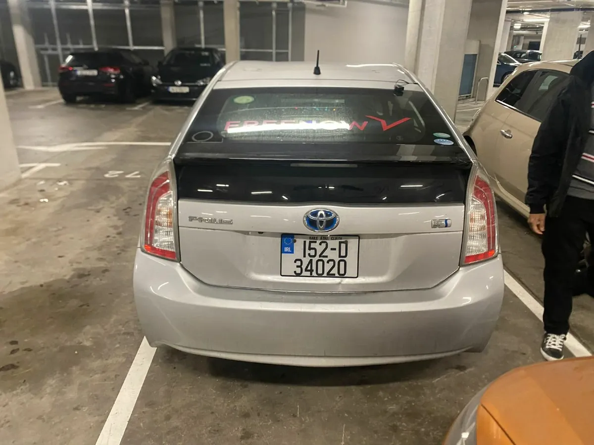 Toyota Prius 2015 - Image 3