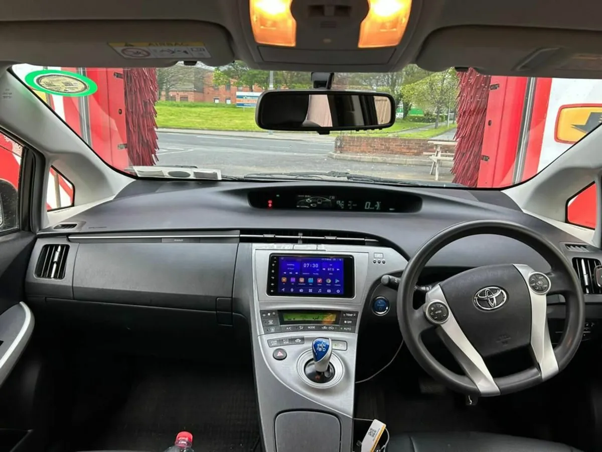 Toyota Prius 2015 - Image 1