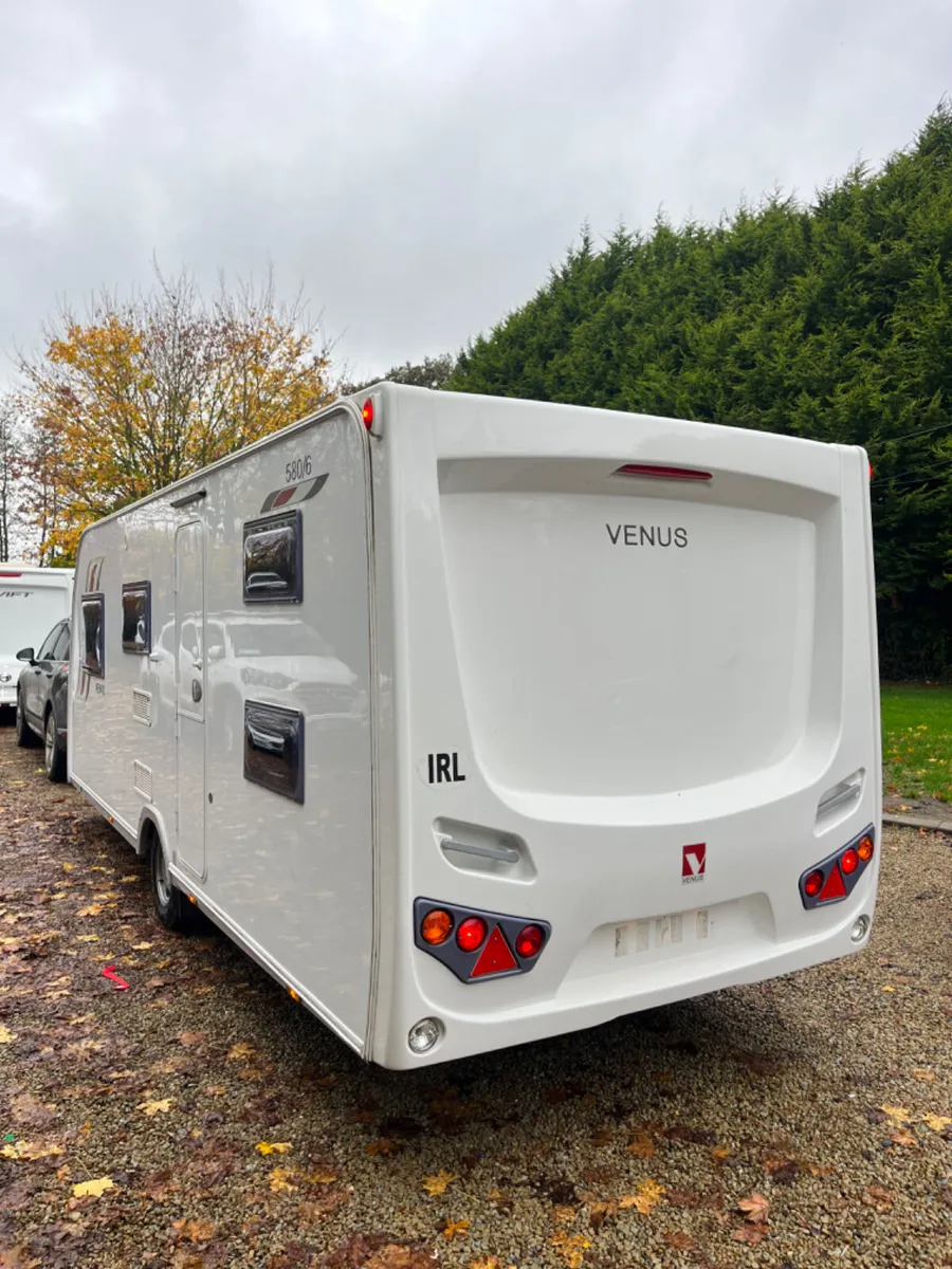 Lunar Venus 6 Berth Fixed Bunkbed Caravan - Image 4