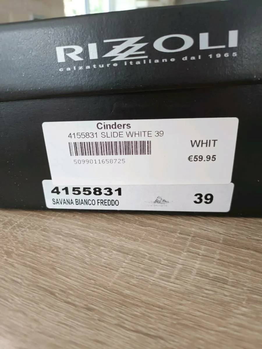 Ladies sandals - Image 3