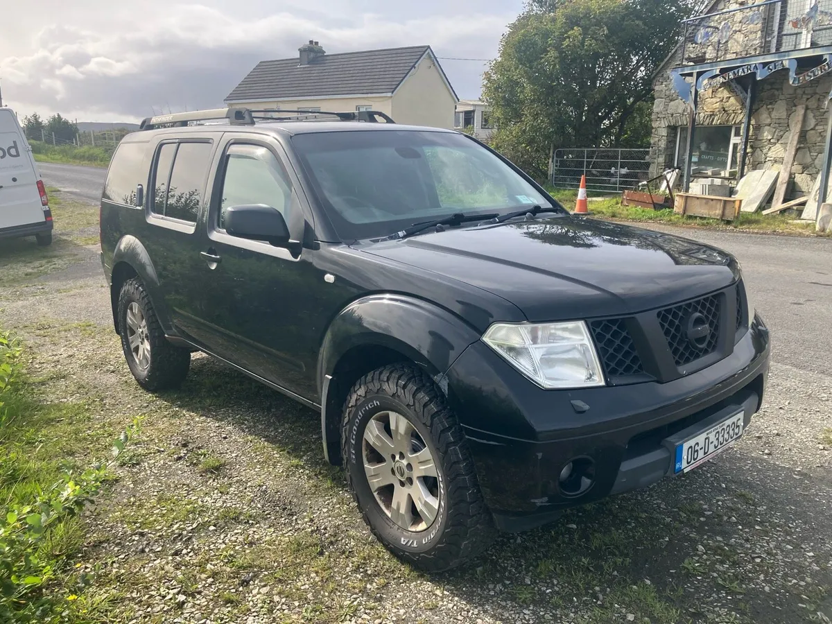 Nissan patrol van - Image 2