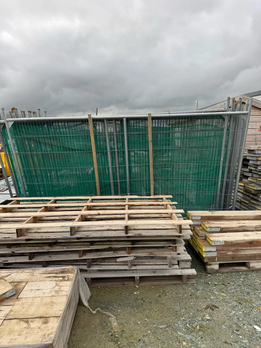 Harris fencing and blocks - Image 2