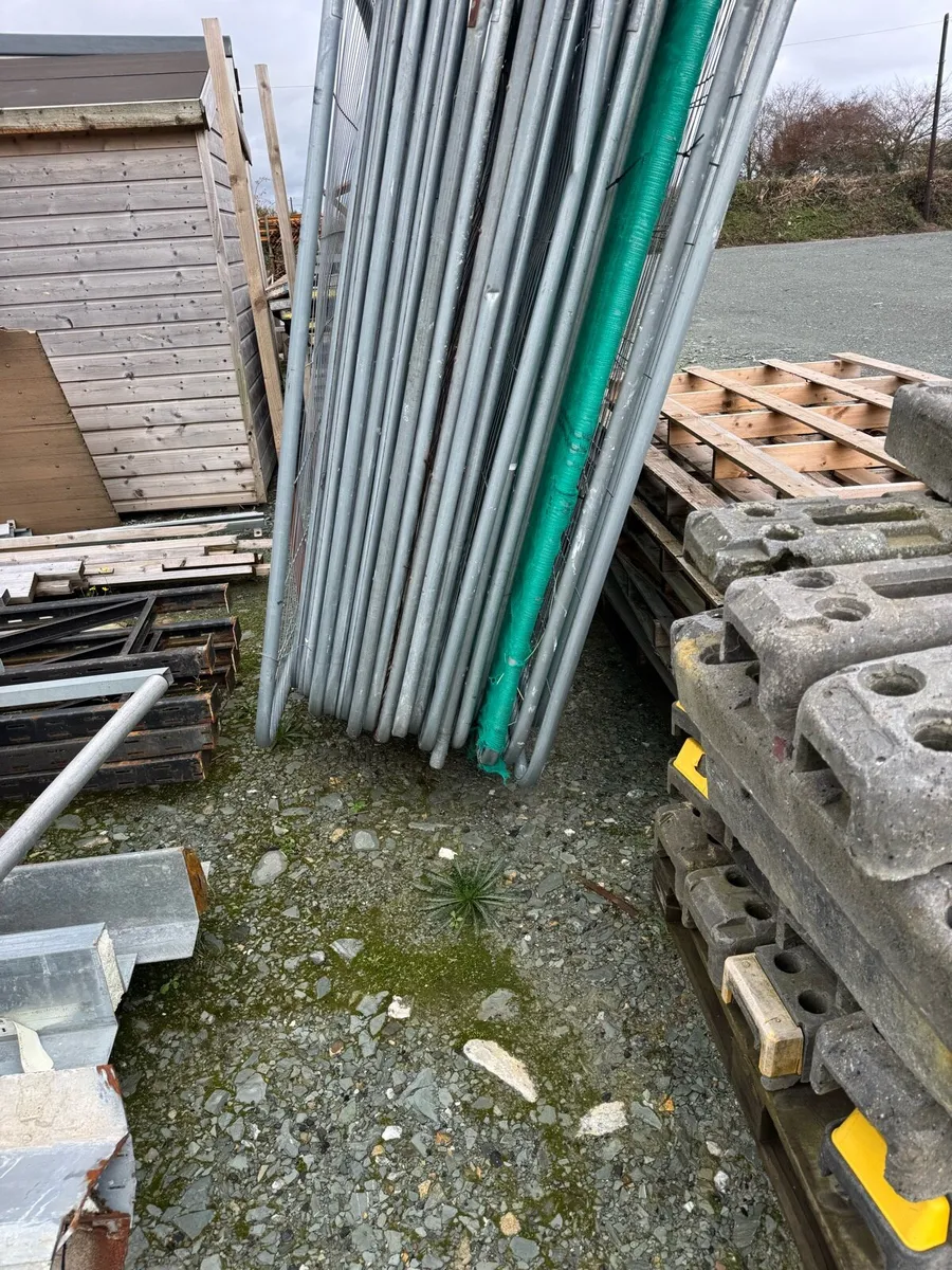 Harris fencing and blocks - Image 4