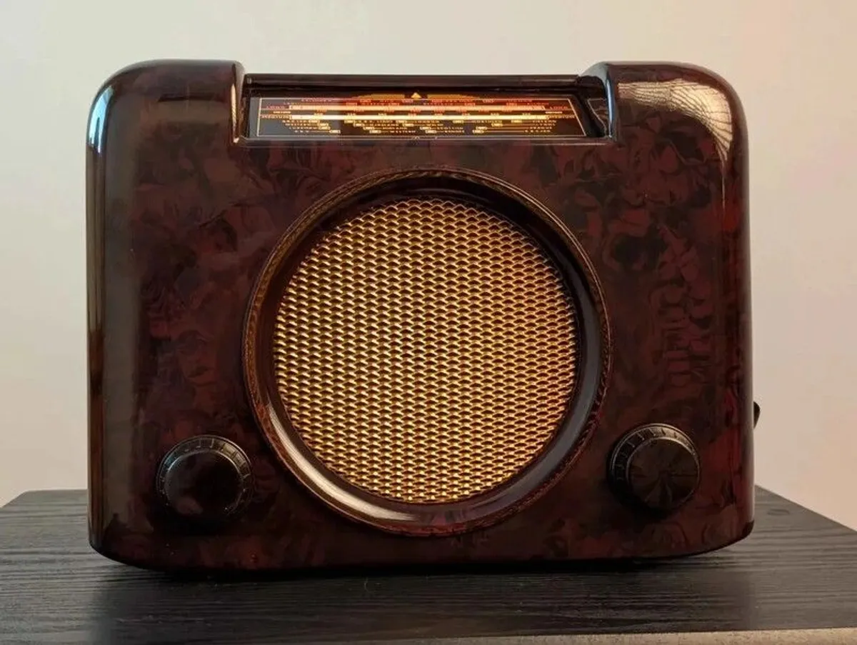 Vintage Bush DAC90A Valve Radio Bakelite Case 1950s - Image 2