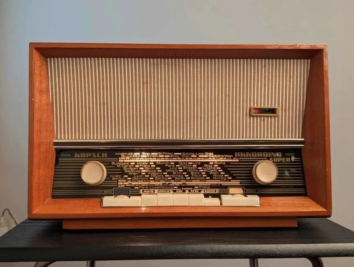 Vintage Kapsch Akkordino Super Valve Radio - Image 3