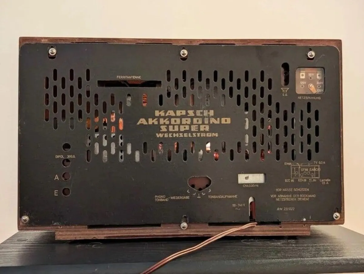 Vintage Kapsch Akkordino Super Valve Radio - Image 4