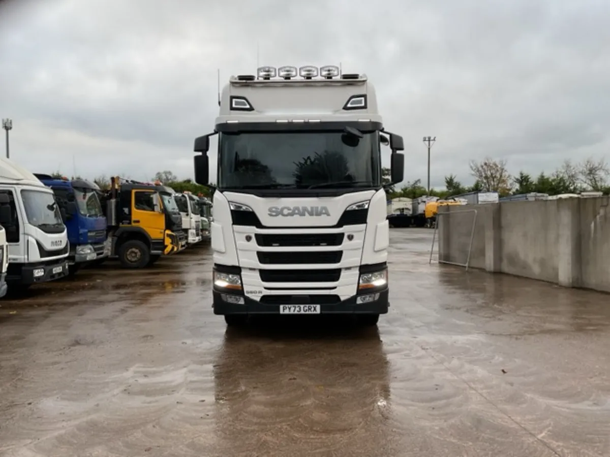 2023 Scania R560 6x2 Rear Lift - Image 2