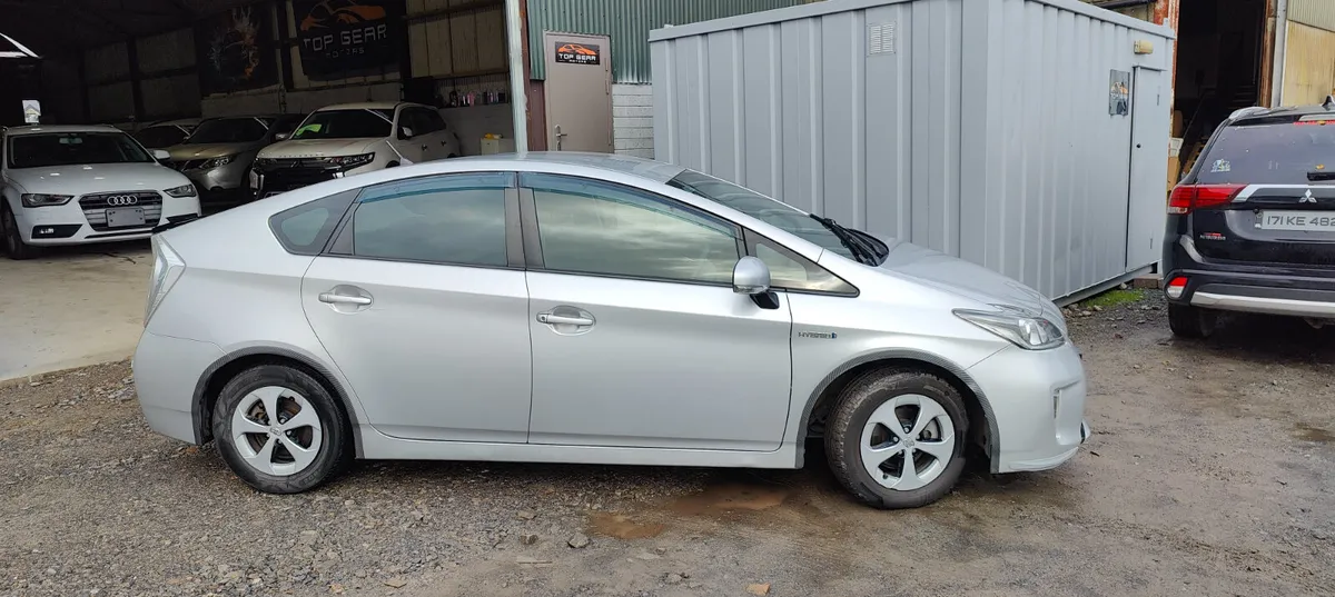 152 Toyota Prius NCT 2027 very clean car - Image 2