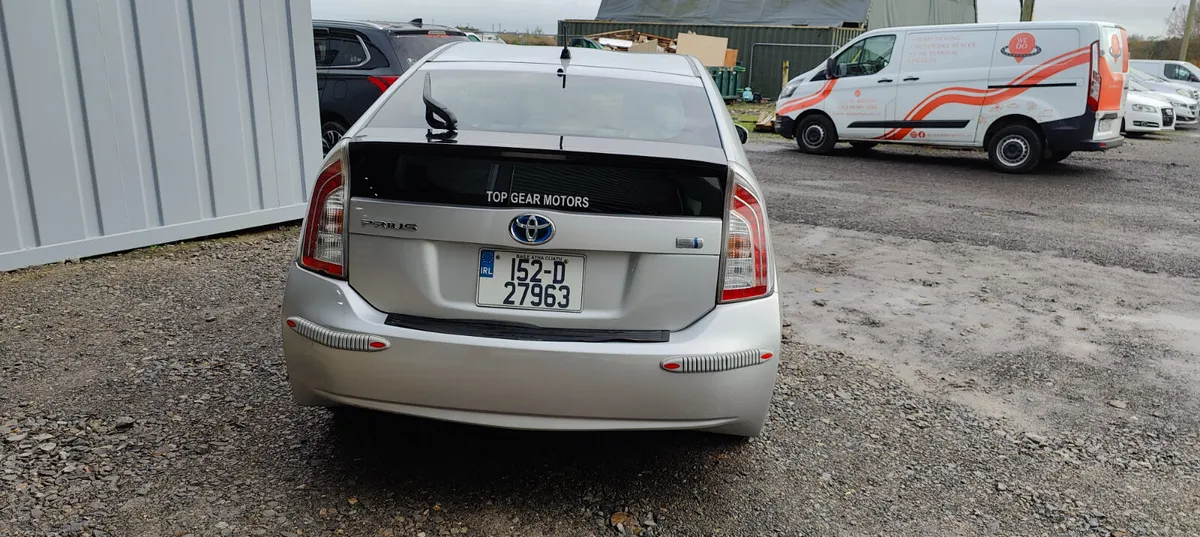 152 Toyota Prius NCT 2027 very clean car - Image 4