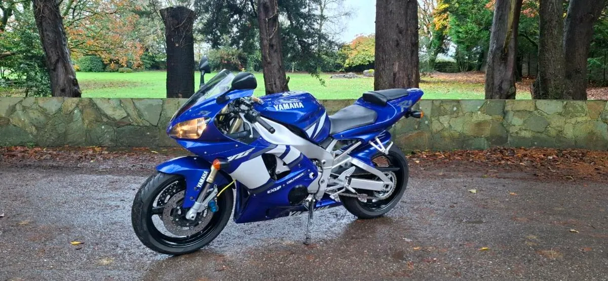 02 Yamaha YZF - R1 (last of the carb model) - Image 1