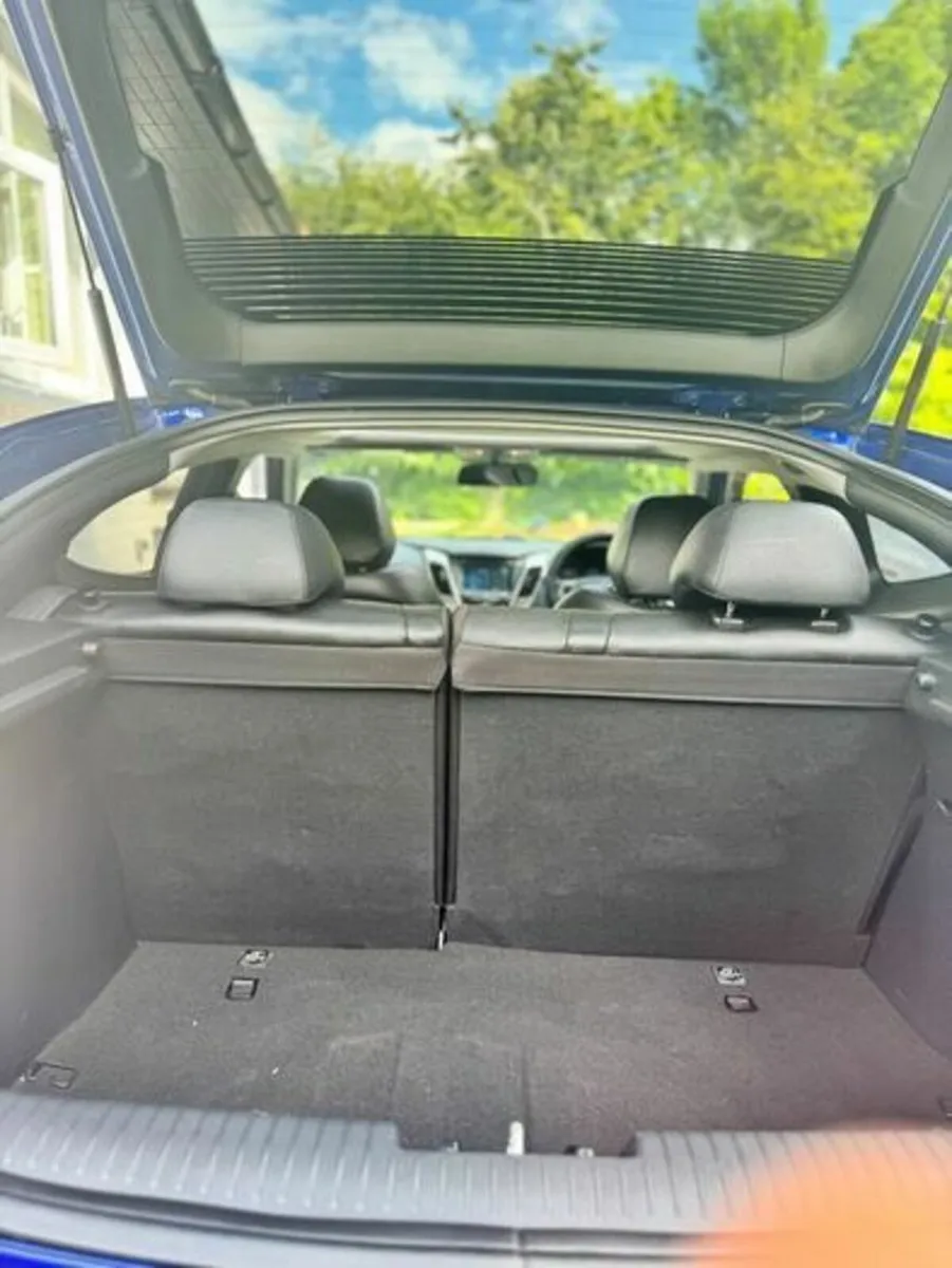 Hyundai Veloster 2013 - Image 2