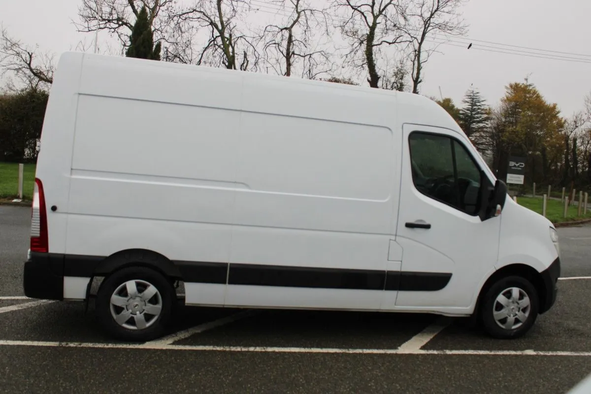 Nissan Interstar L2 H2 FWD 6E 5DR - Image 3