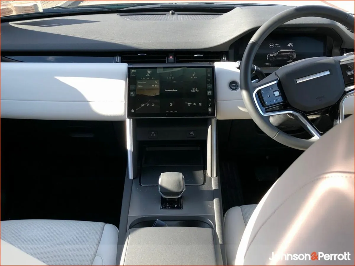 Land Rover Discovery Sport 1.5 I3 PHEV 309 PS AWD - Image 4