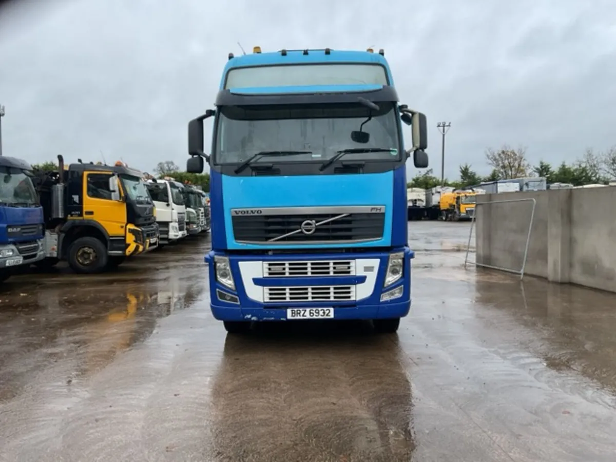 2010 Volvo FH460 6x2 - Image 2