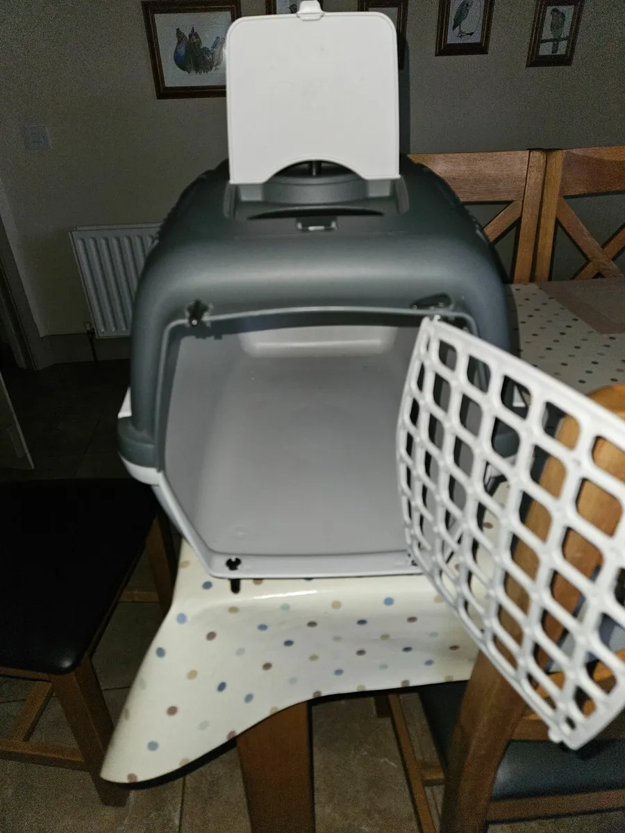 pet carrier - Image 1
