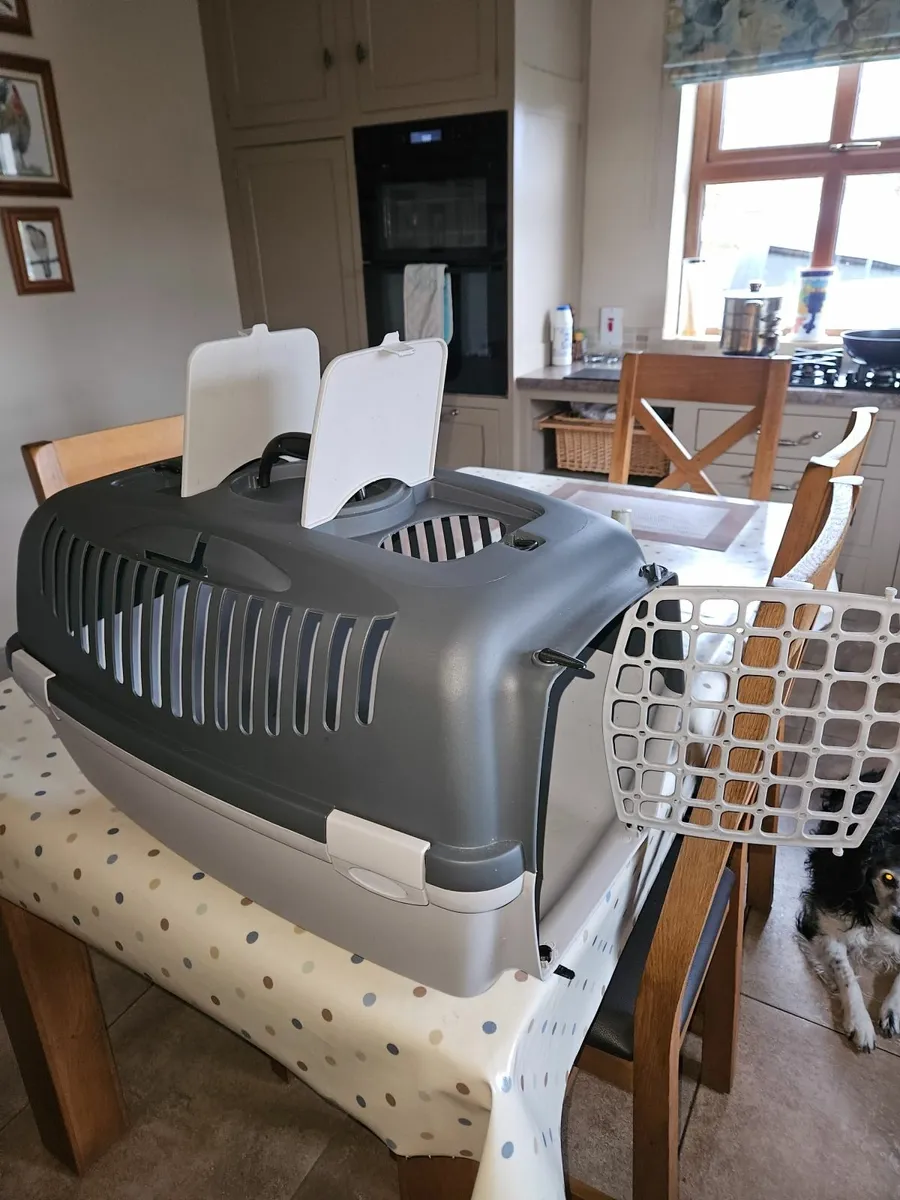 pet carrier - Image 2