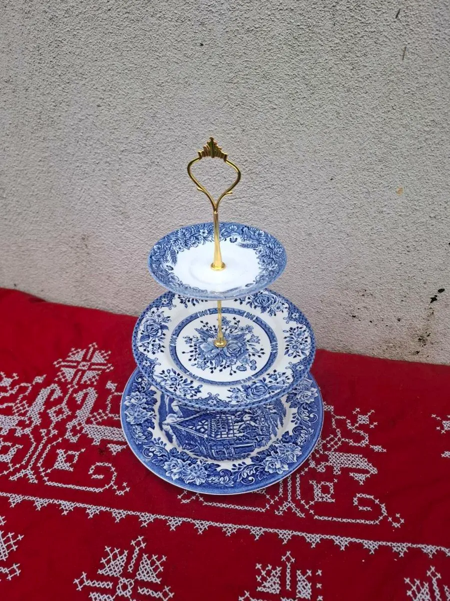 Blue 3 tiers cake stand postage possible - Image 1