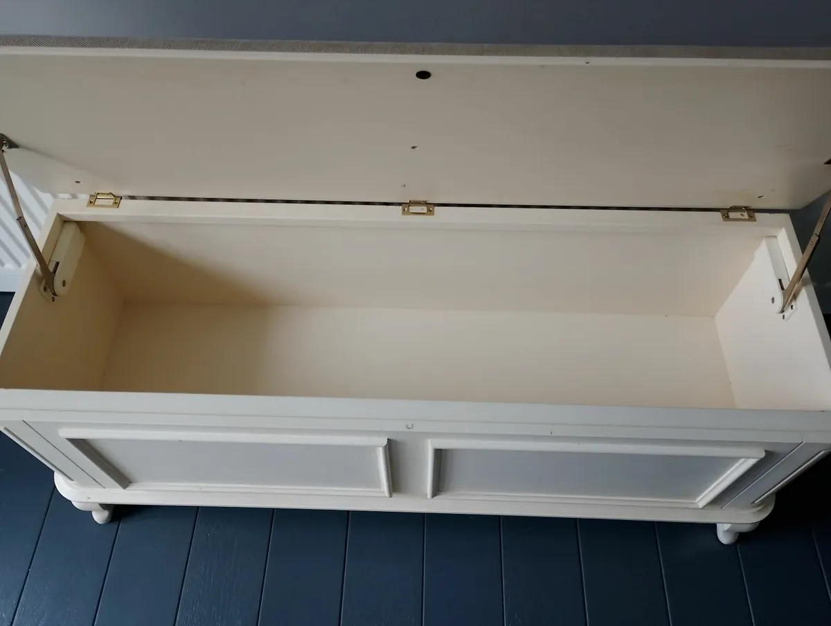 Laura Ashley blanket box - Image 2