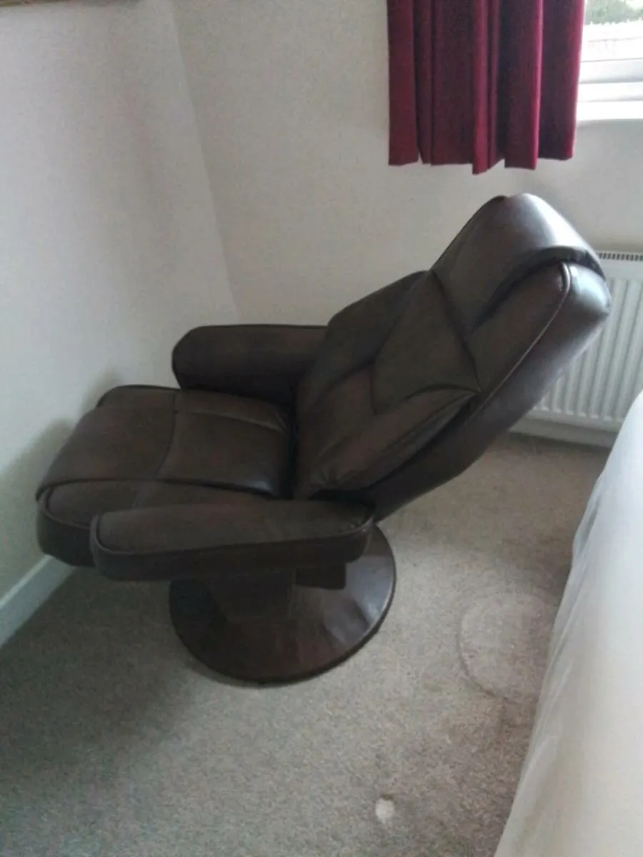 Leather Swivel Recliner Chair - Image 3