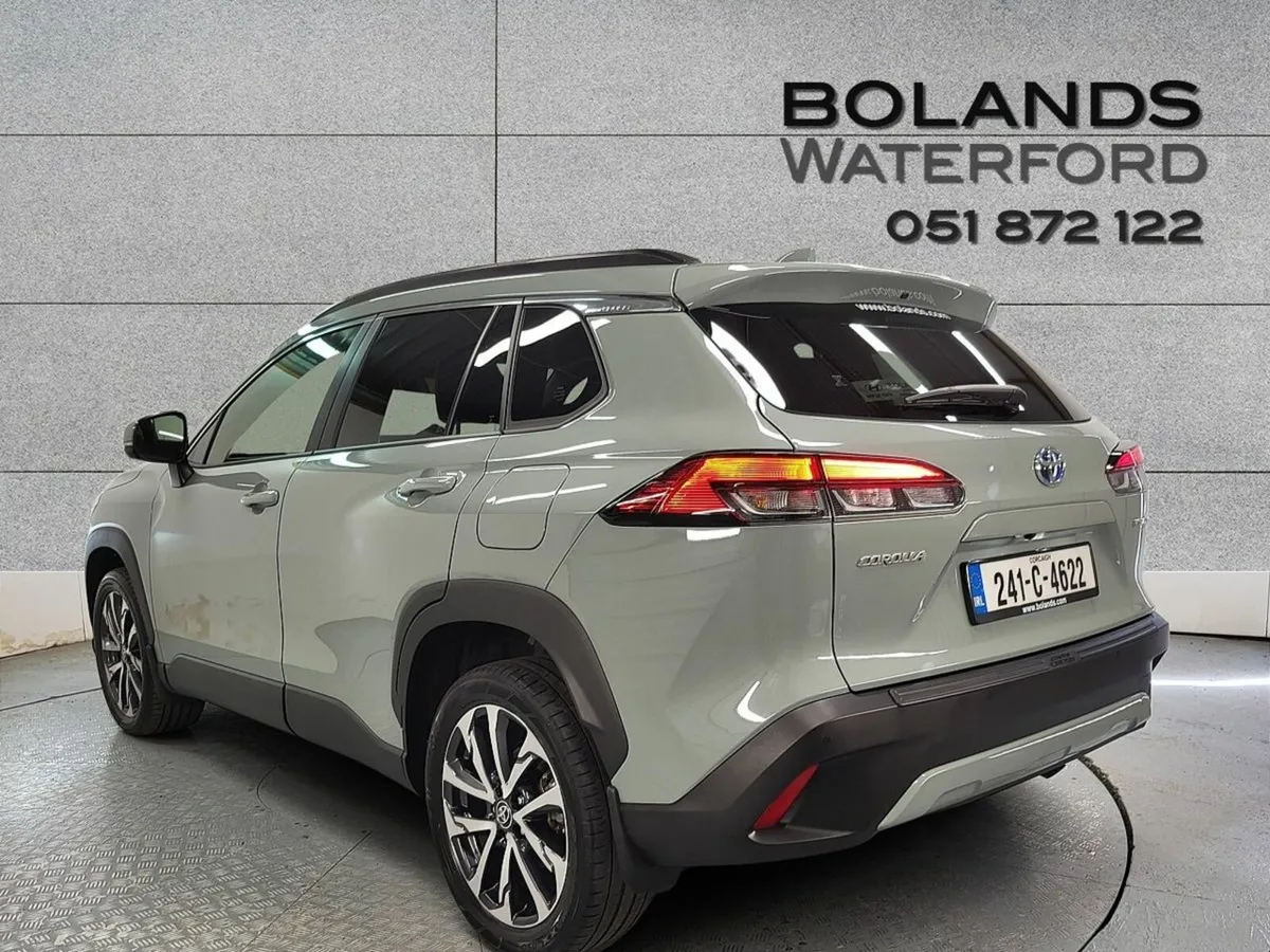 Toyota Corolla Cross 1.8 Hybrid Luna Hatchback - Image 3