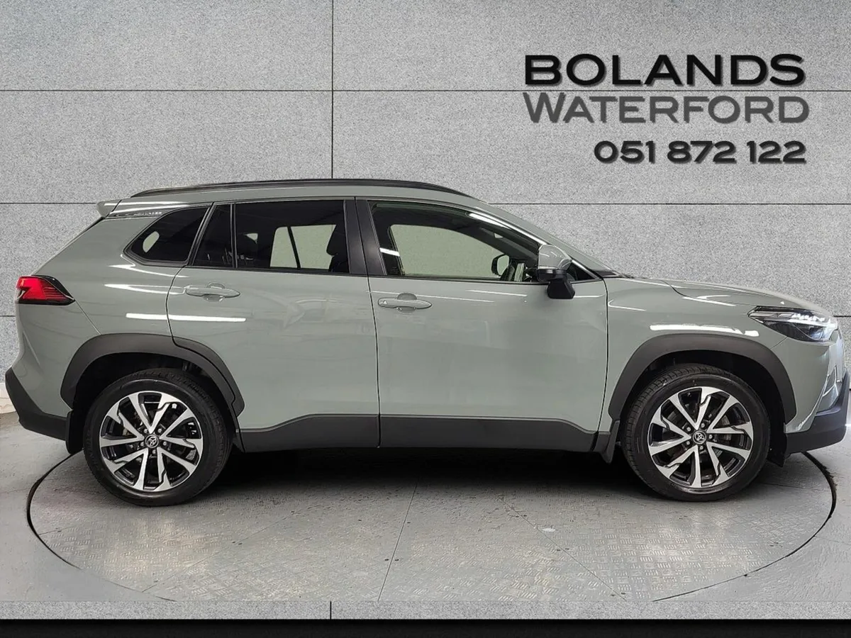 Toyota Corolla Cross 1.8 Hybrid Luna Hatchback - Image 4