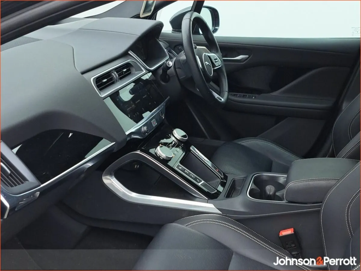Jaguar I-Pace Black Edition 400PS AWD - Image 4
