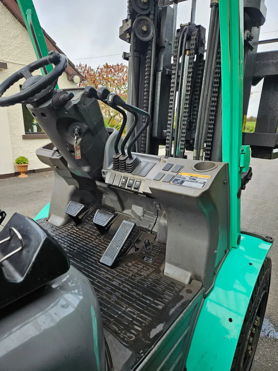 Mitsubishi forklift 4 ton diesel - Image 4