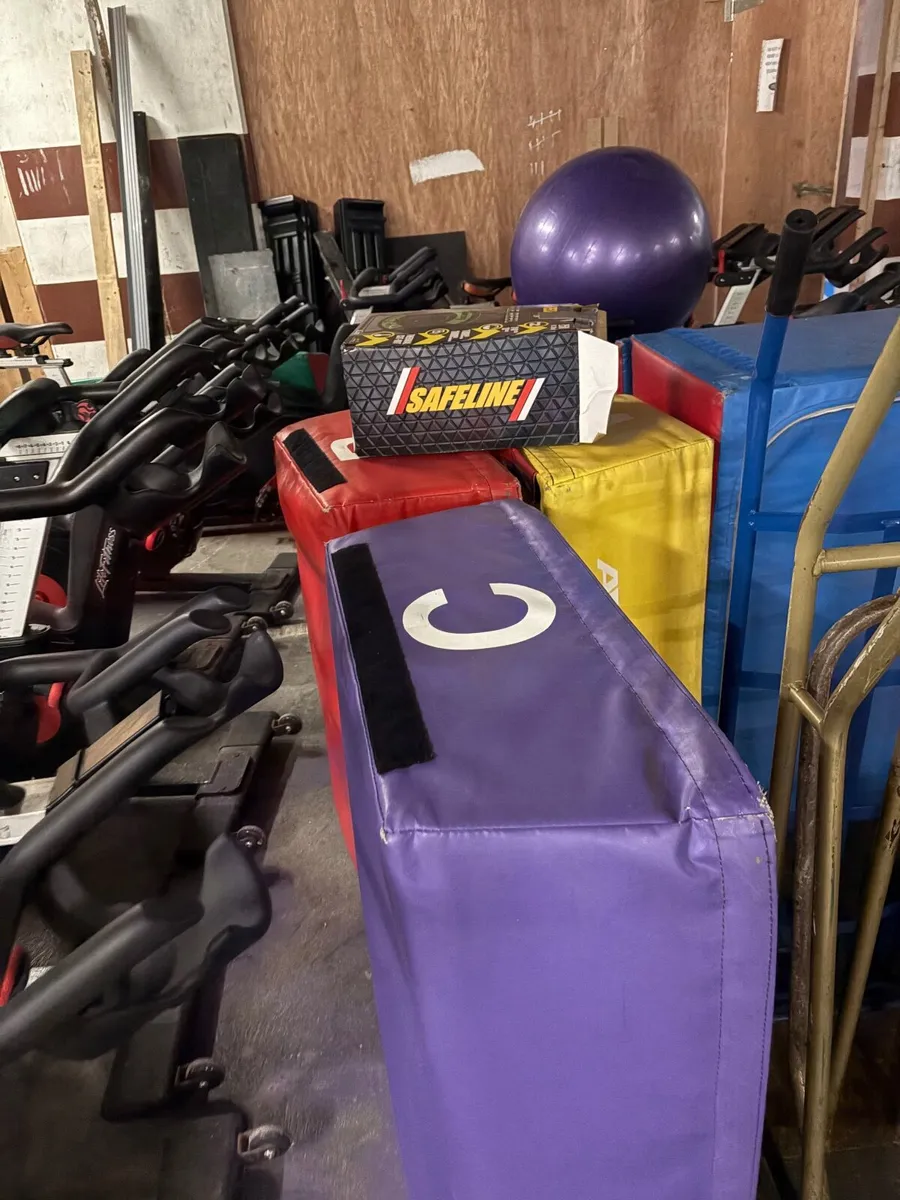 Gymnastics equipment - Image 1