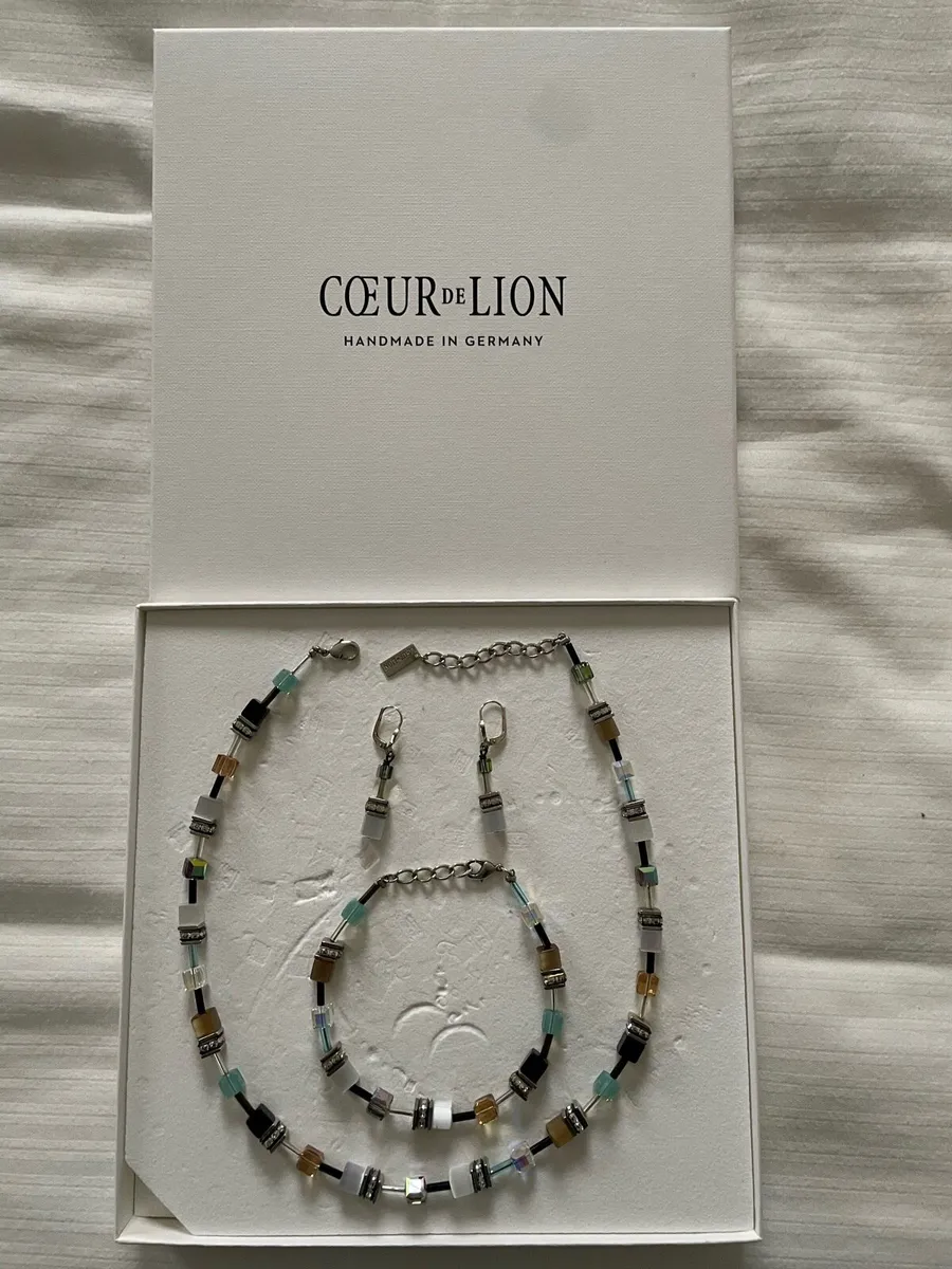 Necklace, Bracelet & earrings set - Image 1