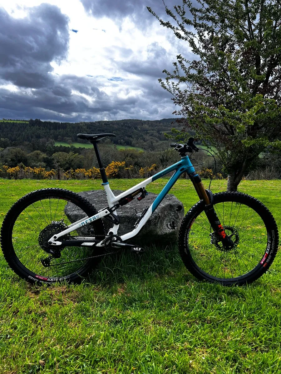 Commencal Meta AM29 Mountain Bike - Image 4