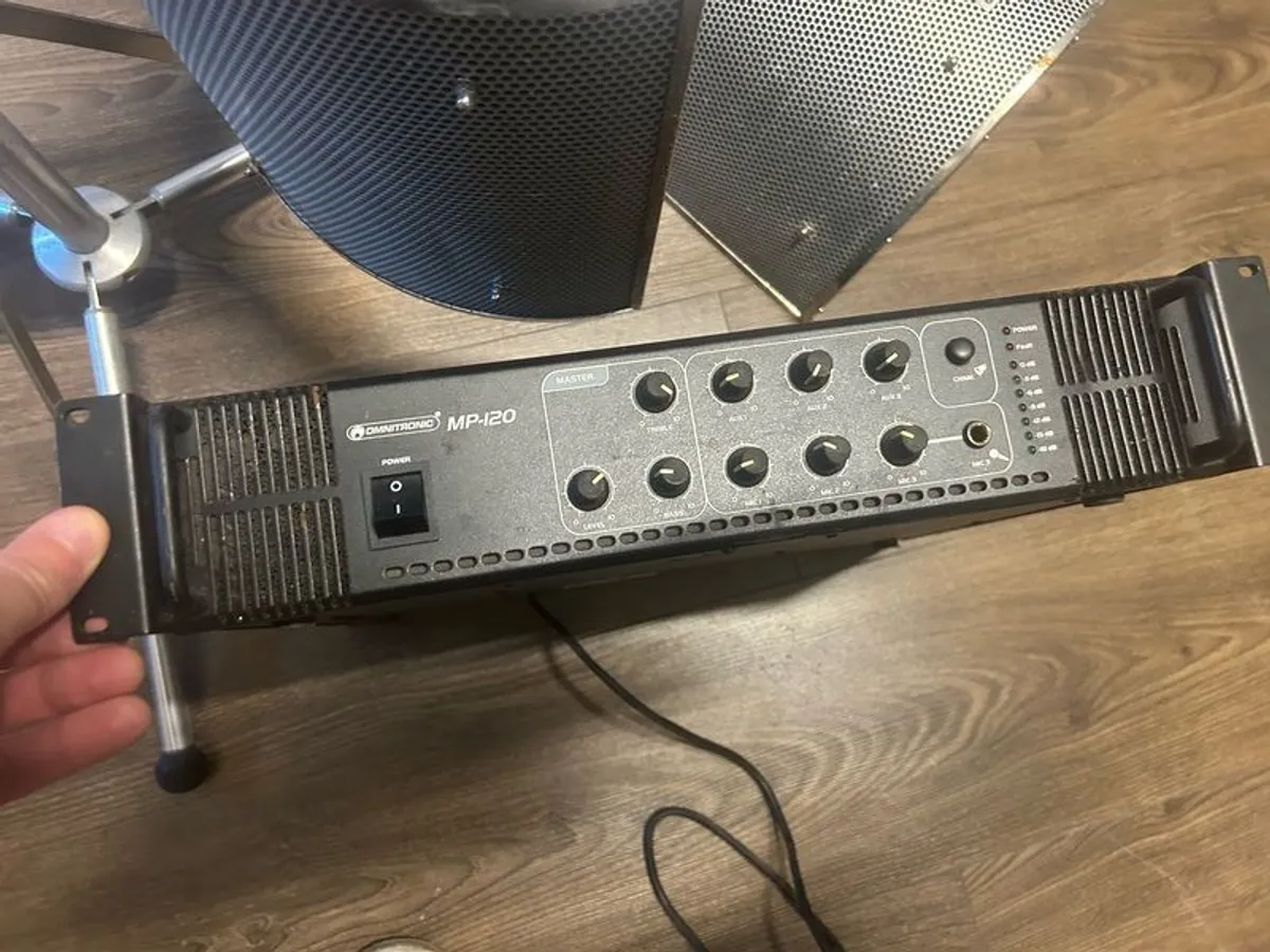 Serious Mic stand and more great bargains - Image 3