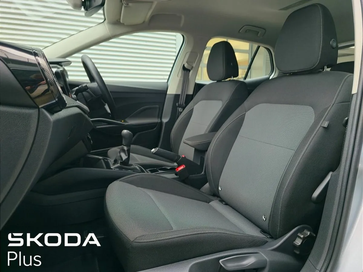 Skoda Fabia FABIA SELECTION 1.0TSI 95BHP - Image 4