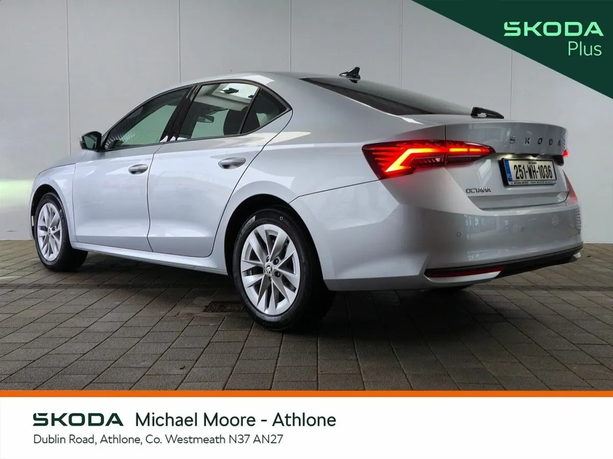 Skoda Octavia Selection 1.5TSI 115BHP DSG mHEV - Image 3